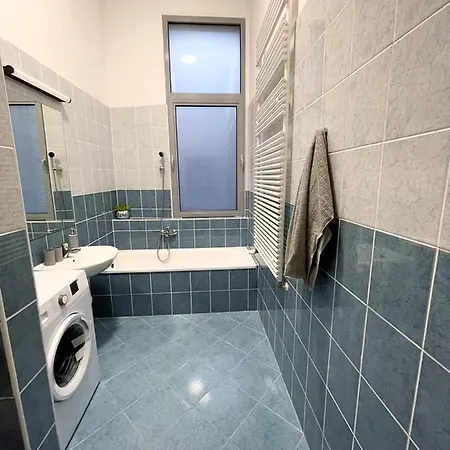Top Location Apartments Lejlighed