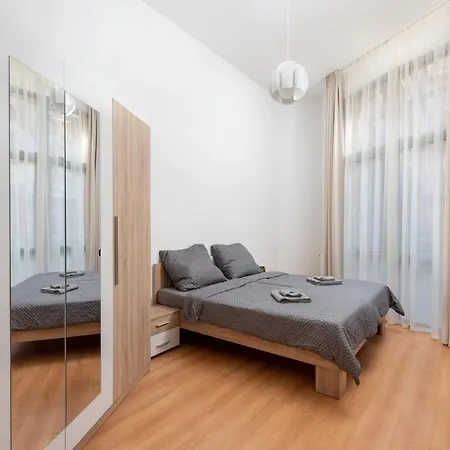 Top Location Apartments * Budapest